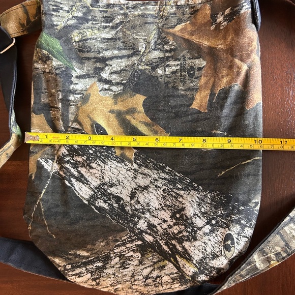 Camo Crossbody Purse - Picture 8 of 10